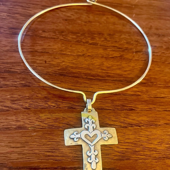 Vintage Jeep Collins Necklace with Cross and Heart Pendant - Picture 3 of 8